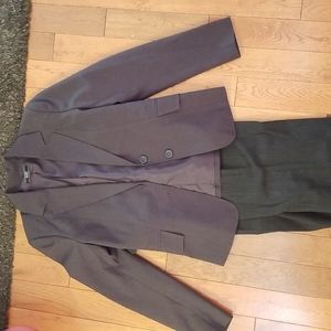 Brand new Suzy shier suit